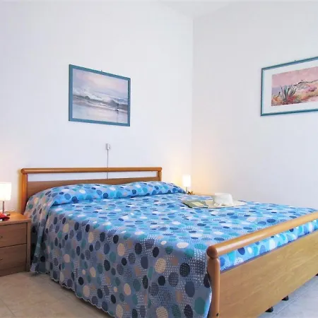 Apartment Amazing In Caorle With Communal Pool *